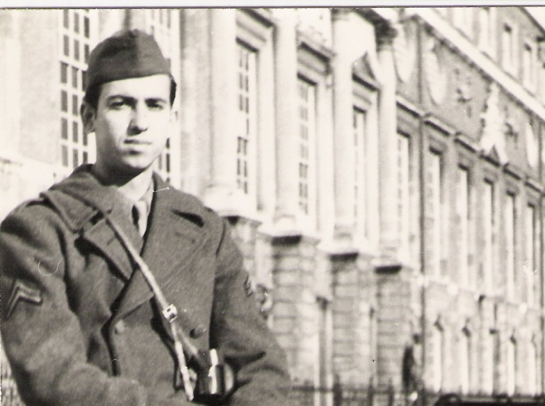 1945 Bob Parsons at Versailles